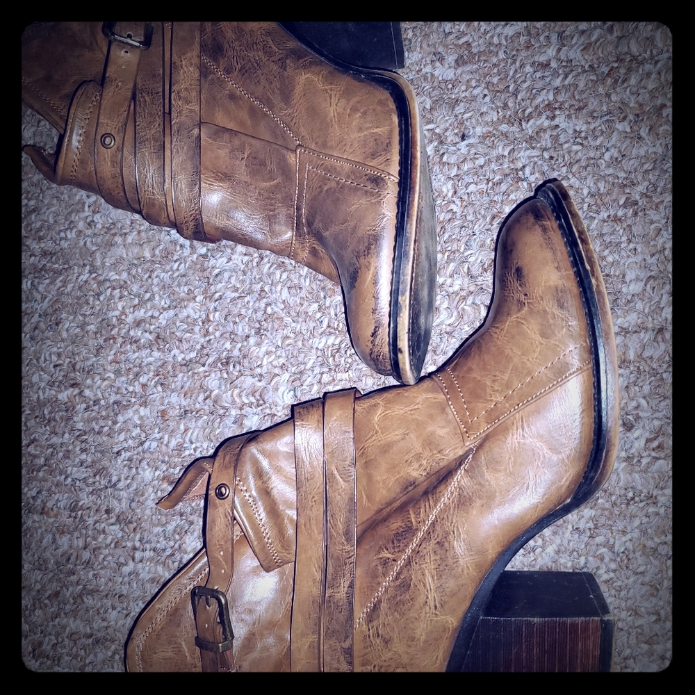 Mauries boots size 10
